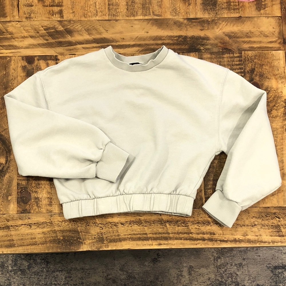 Zara Cropped Relaxed Crewneck Sweater in Light Gray